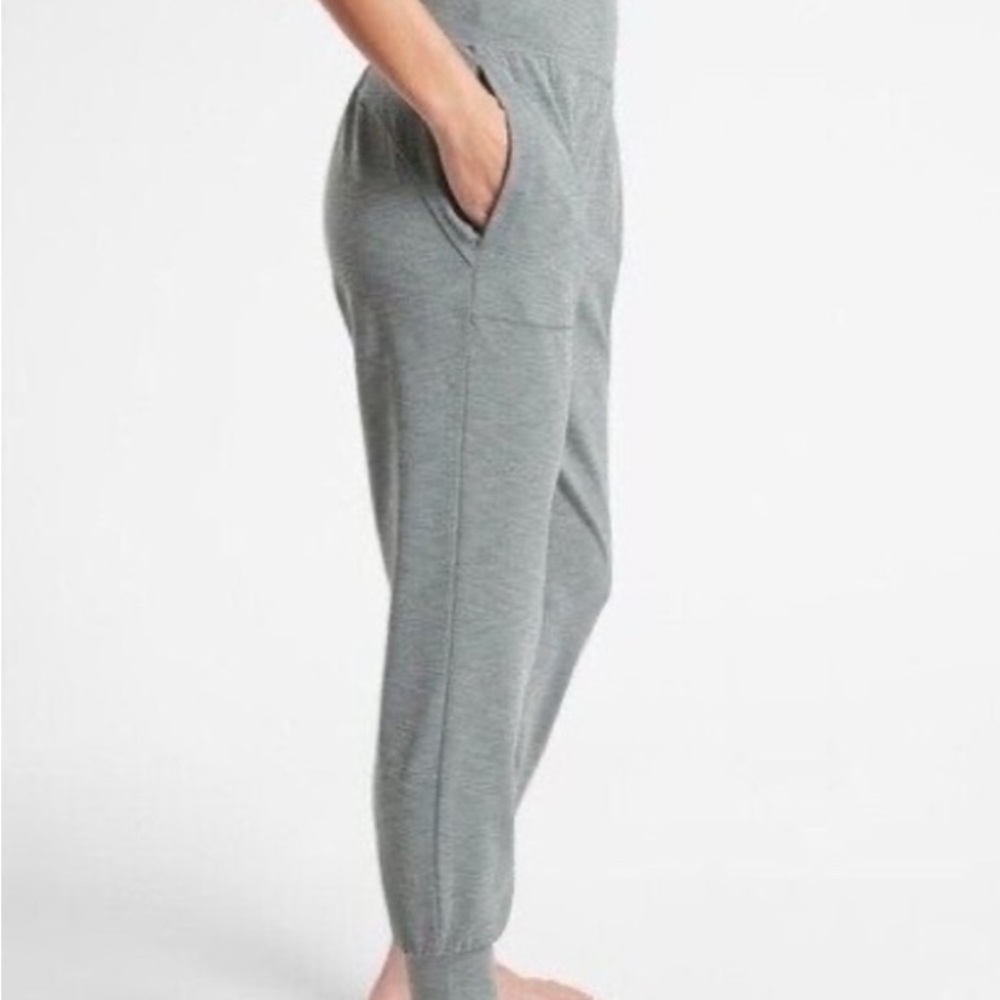 Athleta Heather Gray Salutation Joggers